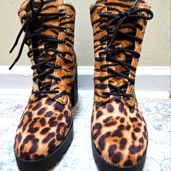 Aldo Nispel Mixed Animal Print Faux Horsehair Lug Sole Lace-Up Boots NWOB. - Picture 3 of 9